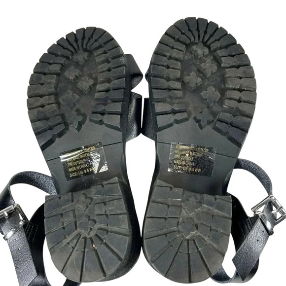 Torrid Size 9.5 WW Lug Heel Sandals Black Faux Leather - Picture 7 of 8